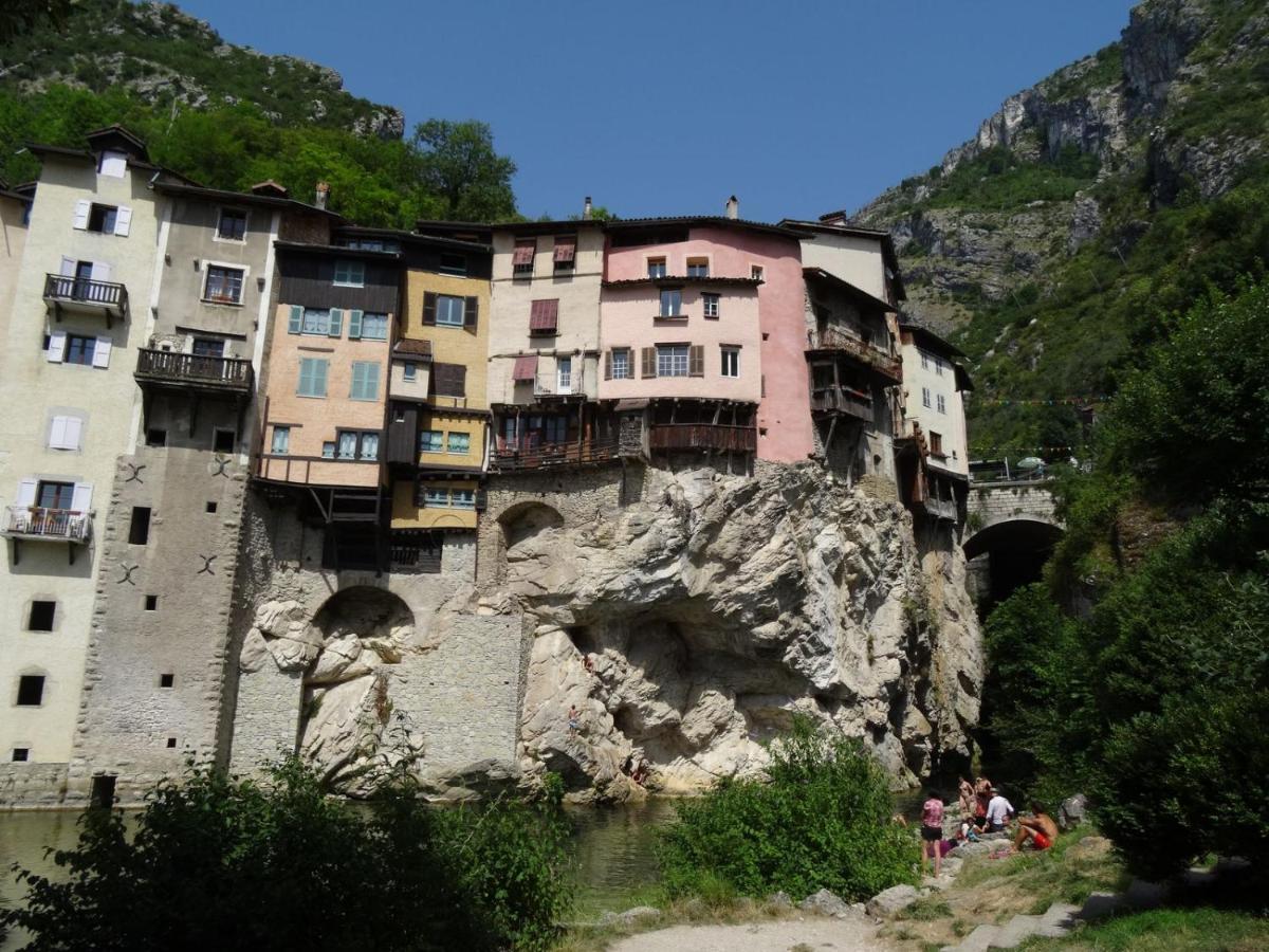 Logez Au Coeur Du Parc Du Vercors Saint-Laurent-en-Royans Экстерьер фото